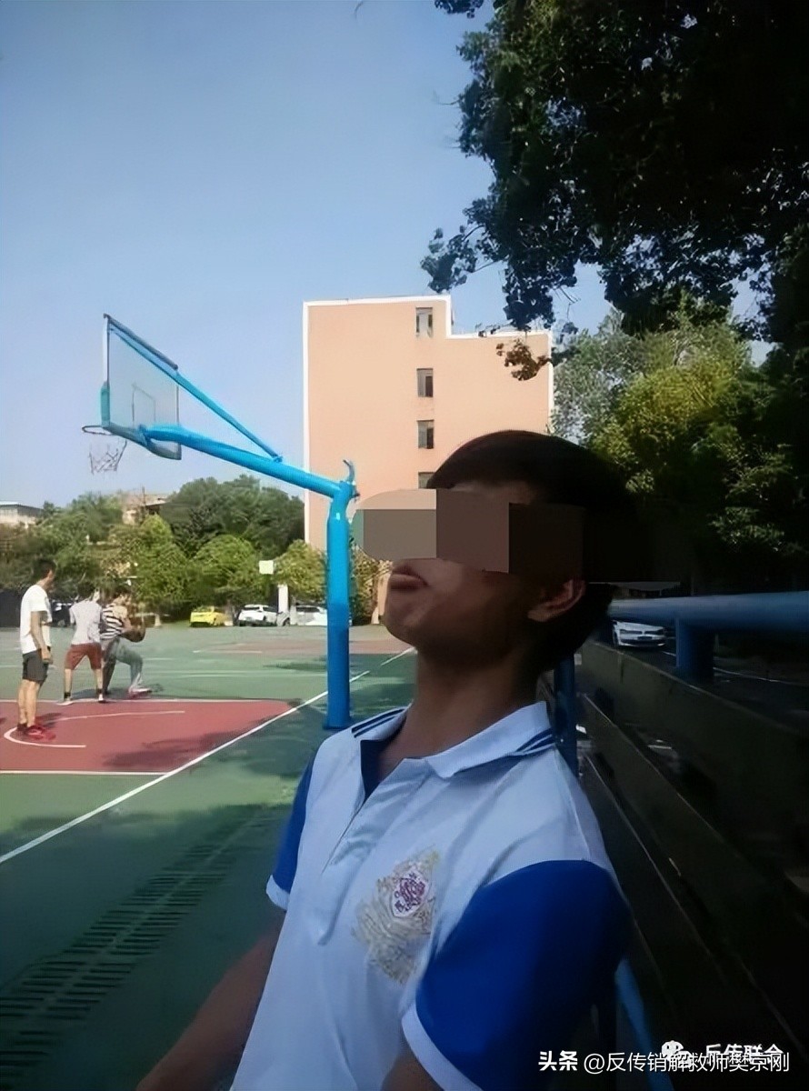 网友曾经被同学骗至南京1040传销，投资69800，因此曾自杀三次