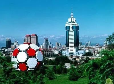 劳动公园的大足球在哪,劳动公园的大足球是干什么的