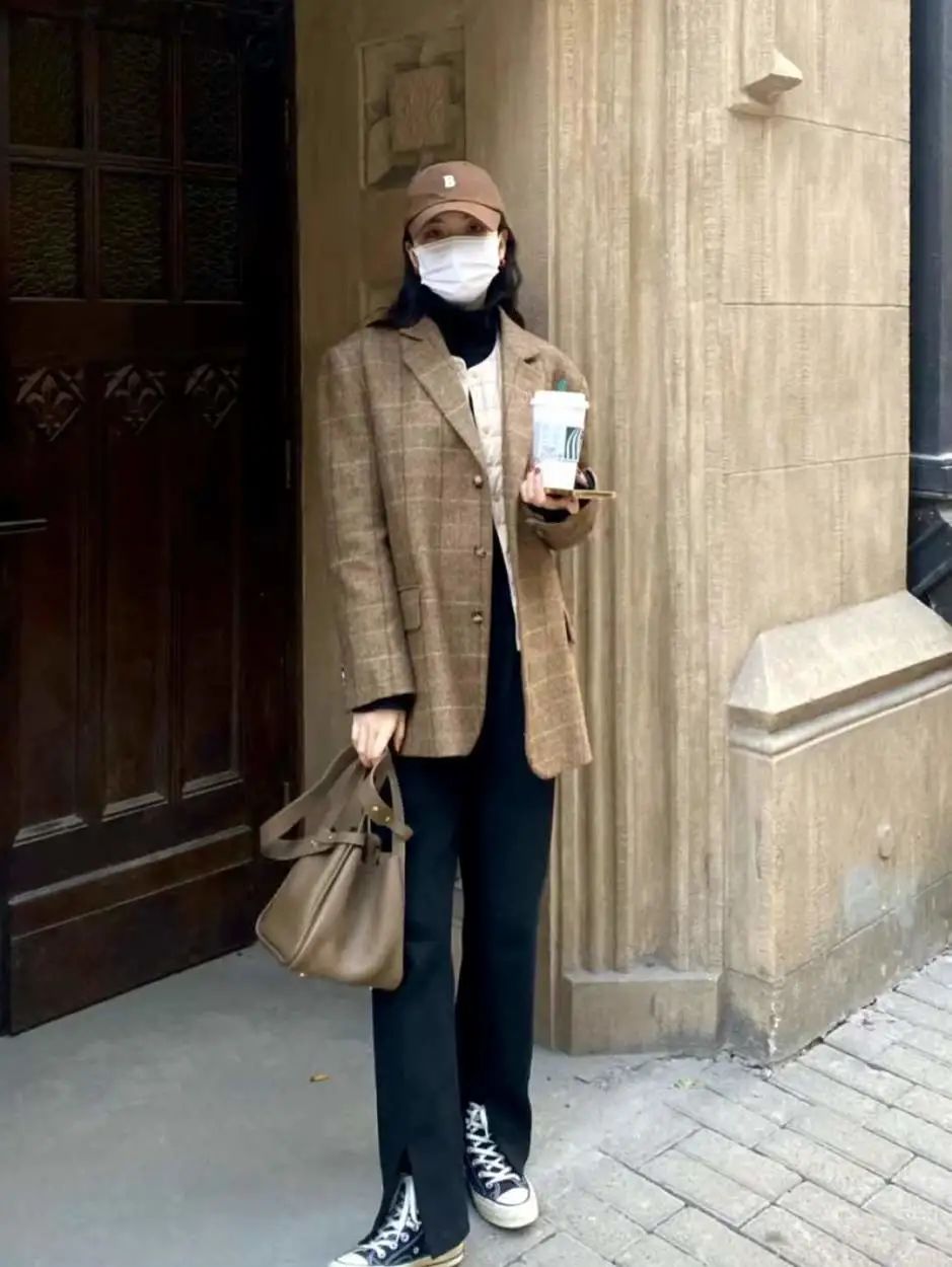 羽绒服怎么穿又好看又简单,羽绒服怎么穿才有高级感