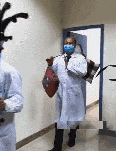 生物老师是女的,生物老师是个女的