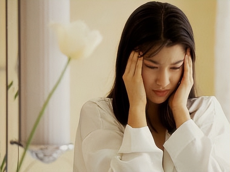 女性下面毛发旺盛代表什么,要不要刮掉?医生分析其中的利弊