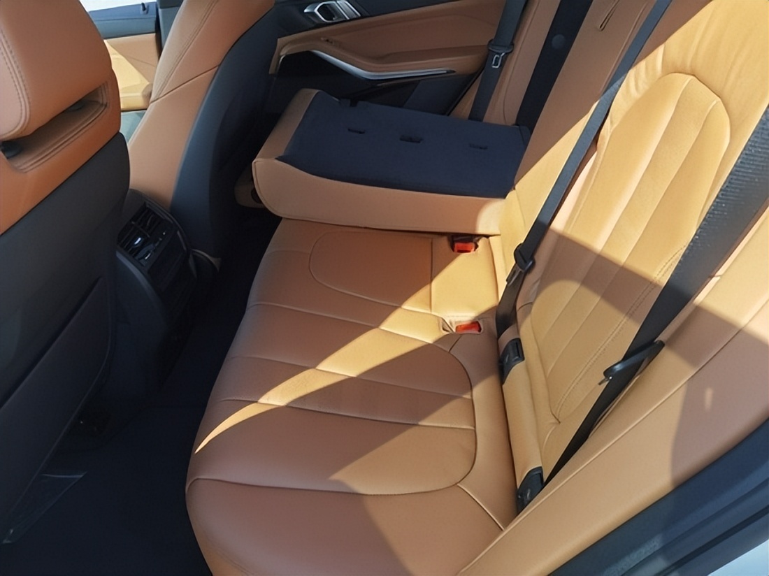 2018款宝马x5现车外观霸气饱满,最新款宝马x5炫酷十足外形