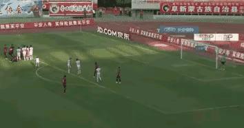 世界足球搞笑集锦top100,国外足球搞笑集锦