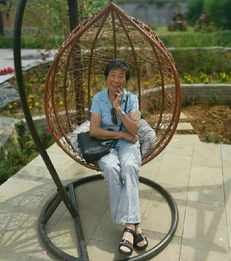 纪念初中毕业五十周年谢老师教育赞母校巨变