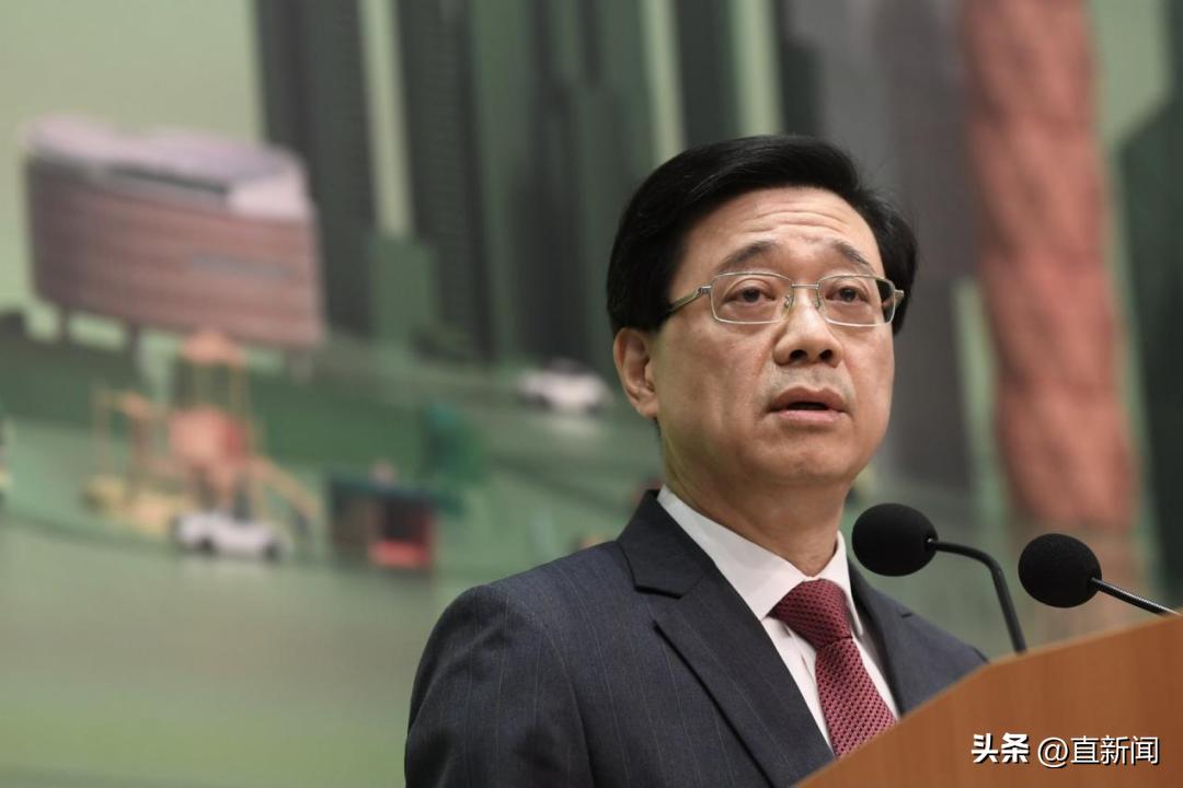 醒目！大黄鸭“游”进维港丨香港一日