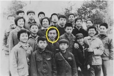 出家、劝退、造假、搞传销，“杀死”那个中国神童