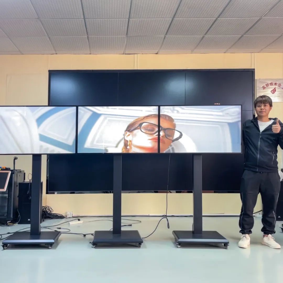 多屏旋转式广告机,挂壁广告机显示屏