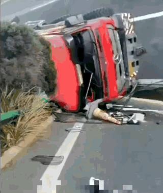 限重49吨实载199吨,限重31吨实重75吨超重多少