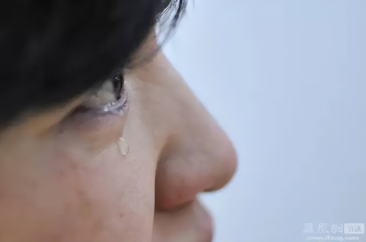 男子殴打侵犯女友被捕,13岁女孩遭多人殴打会判刑吗