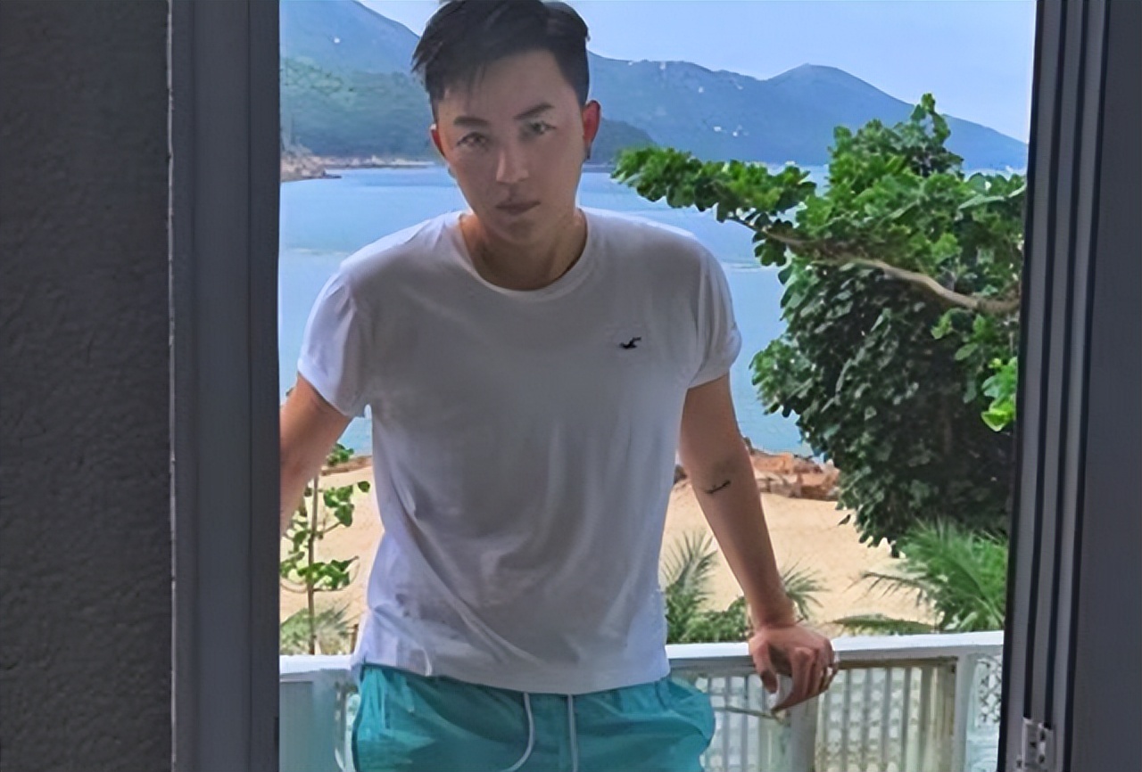 4年前，那个花50万买精子生五国混血的吉林妈妈，如今生活怎样了