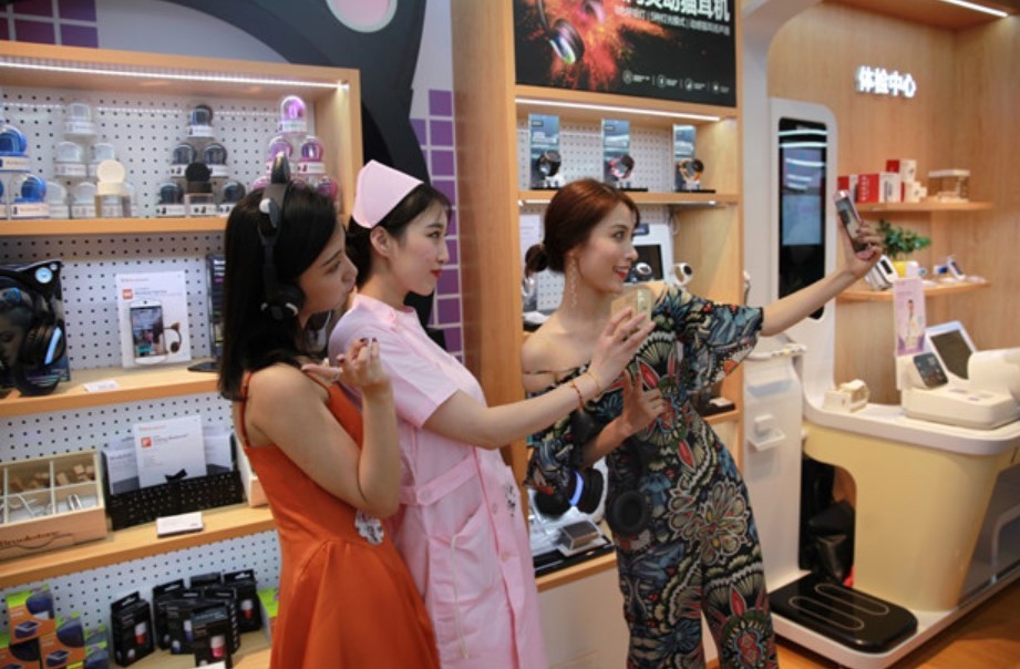 唯品会多巴胺穿搭店铺,多巴胺服装流行趋势