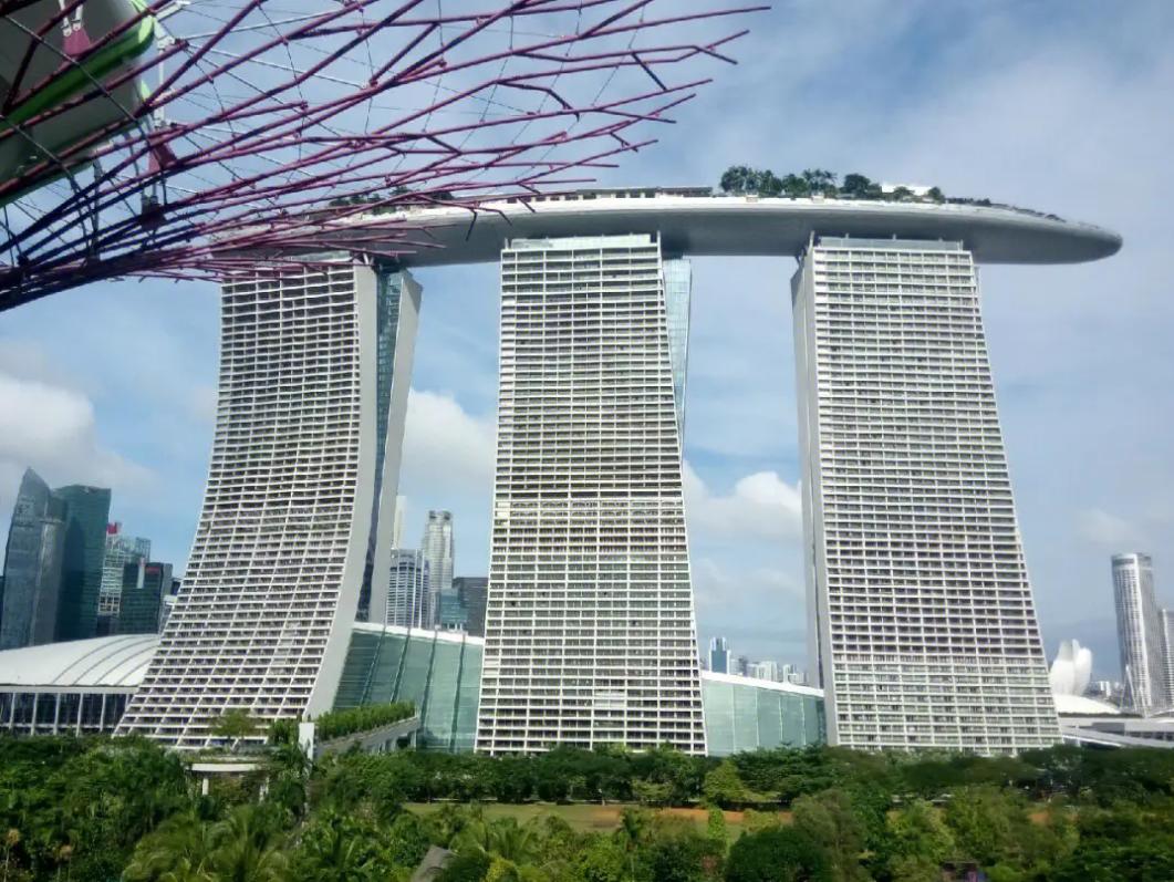 新加坡滨海湾金沙酒店在哪里,新加坡滨海湾金沙酒店的视频