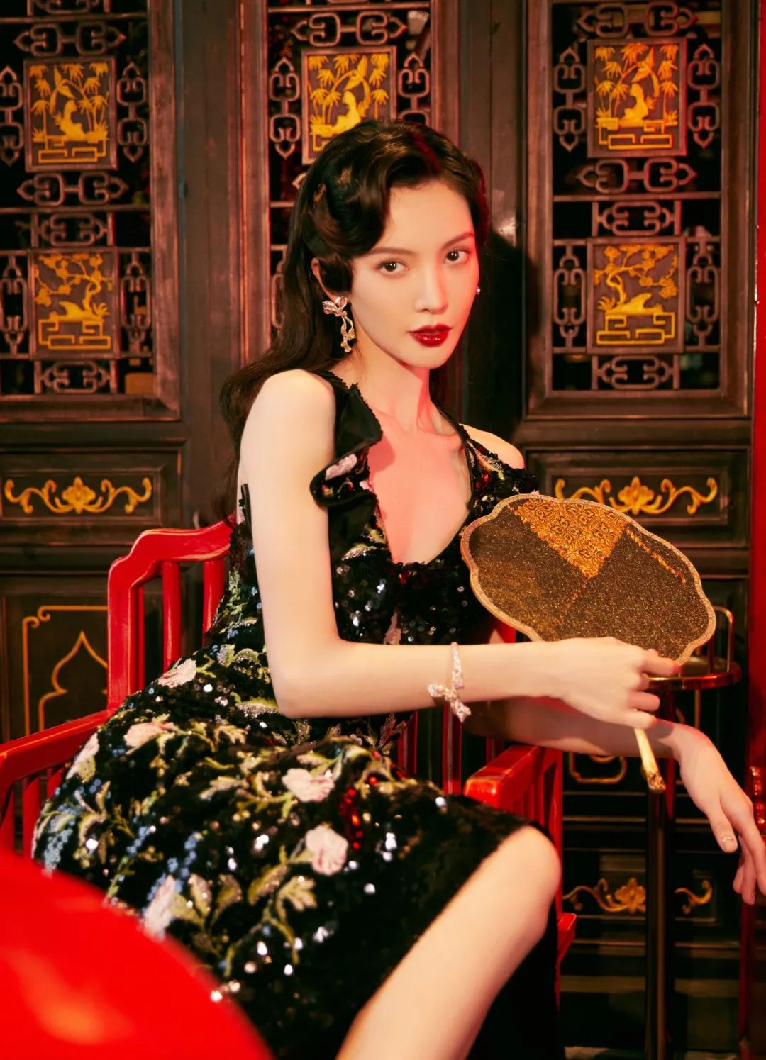 脸型不对称的女孩咋办,脸型不好看怎么整容