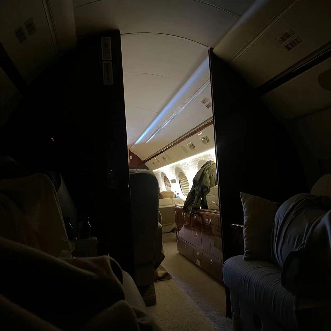 王思聪带三位网红逛街,王思聪携女友外出被偶遇