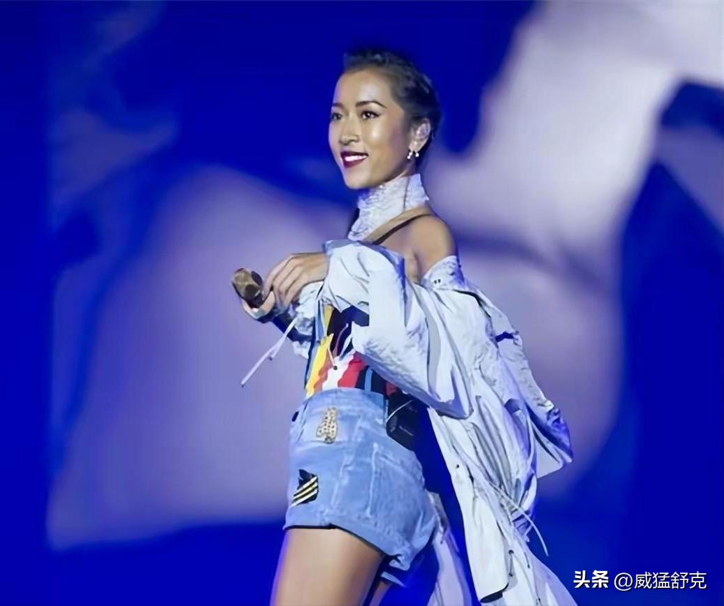 吉克隽逸自曝当初被男生嫌弃太黑,吉克隽逸现在的情史