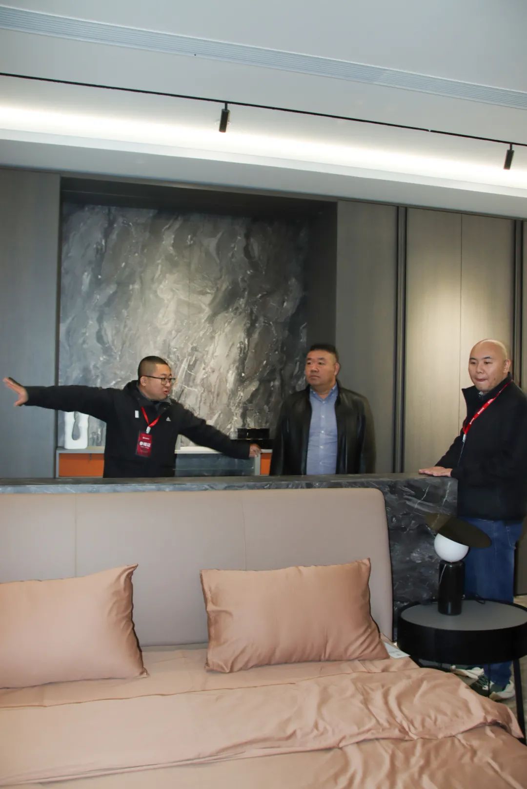 灞辫タ濂囩編姗辨煖,灞辫タ濂囩編鍘ㄦ煖绉戞妧鏈夐檺鍏徃