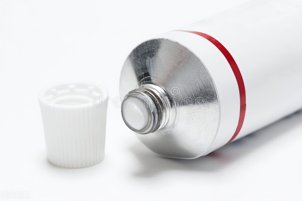 足癣手癣灰指甲护理方法,足癣会引起灰指甲吗