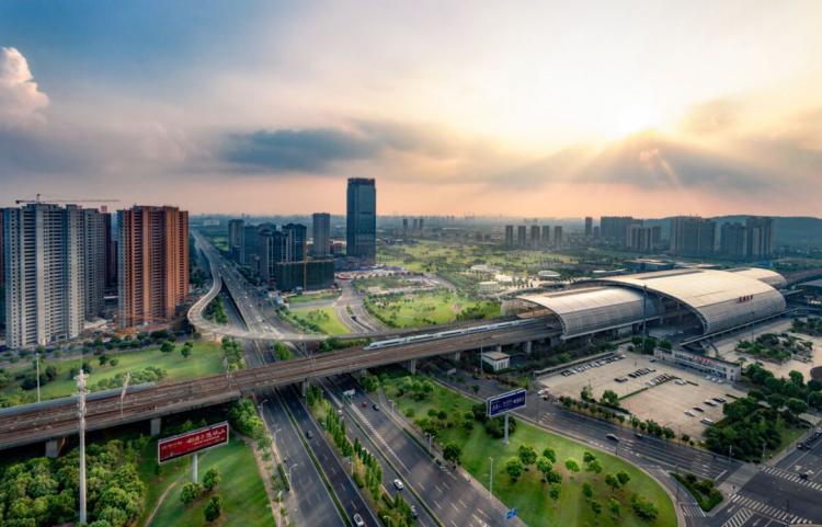 抛去地铁高铁光环，无锡锡东还有什么？