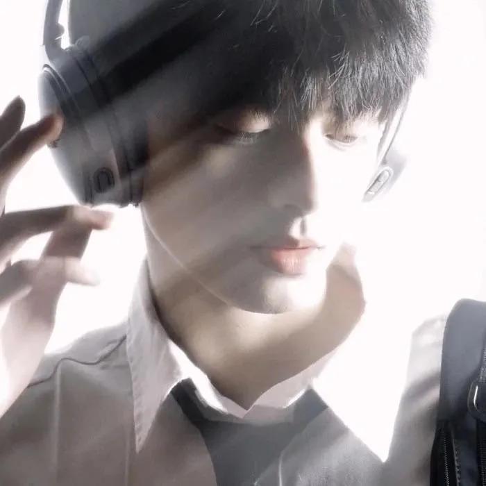 男生头像阳光简单干净,男生头像冷酷帅气