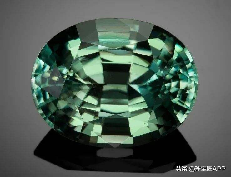亮度火彩堪比钻石,被名字耽误了的“背锅美人儿”:天然锆石