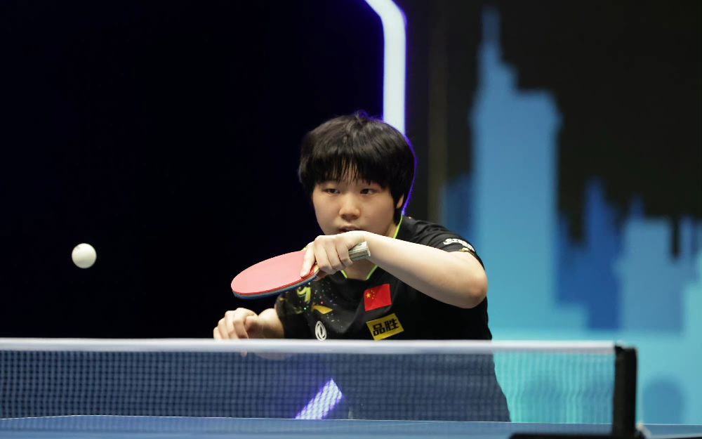 乒乓球世青赛林诗栋最新结果,国乒20岁小将4-0劲敌世青赛三冠王
