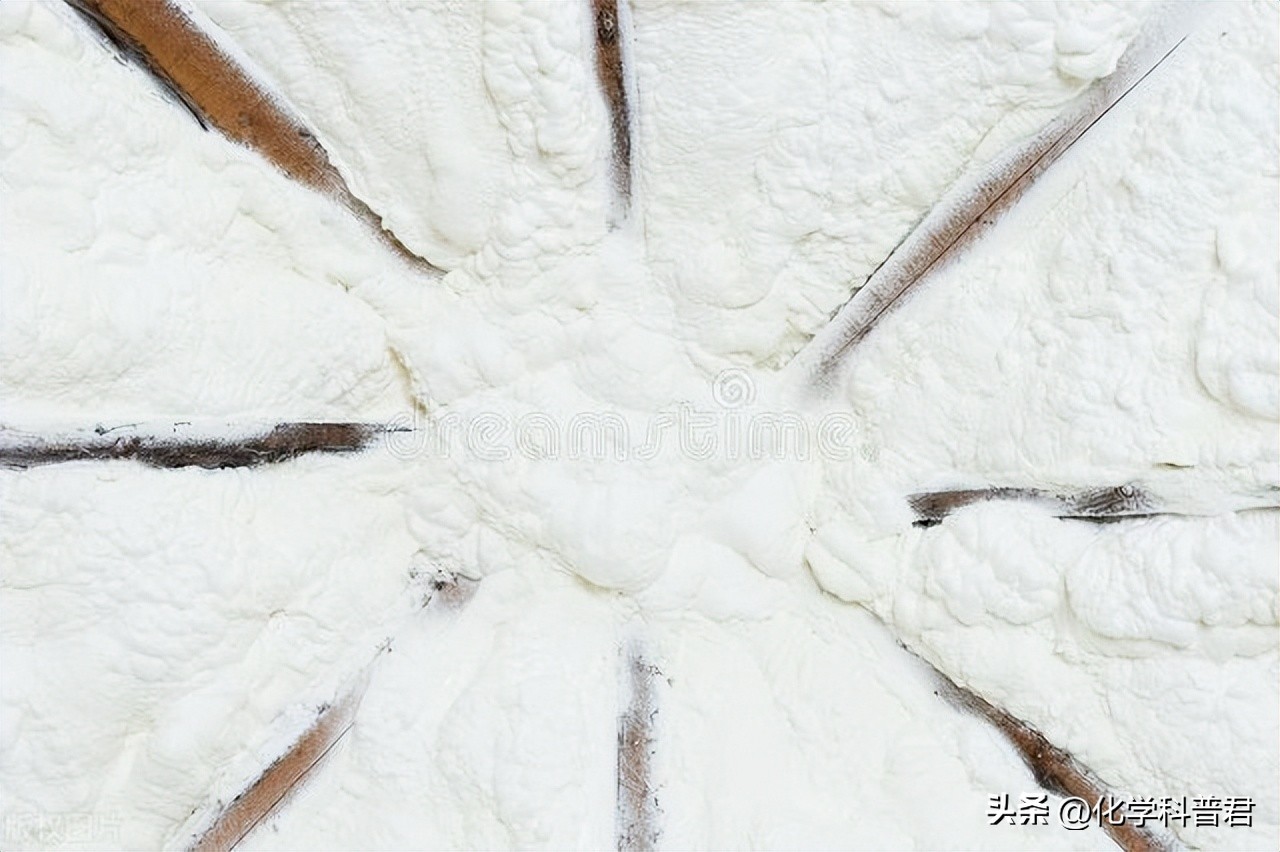 足球聚氨酯材质,足球是pu的好还是聚氨酯的好