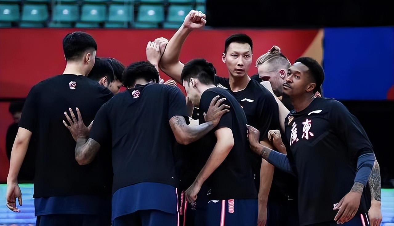 专职宏远杜锋真轻松！把四强球队杀个遍跟赵睿争粉丝宠还干新副业