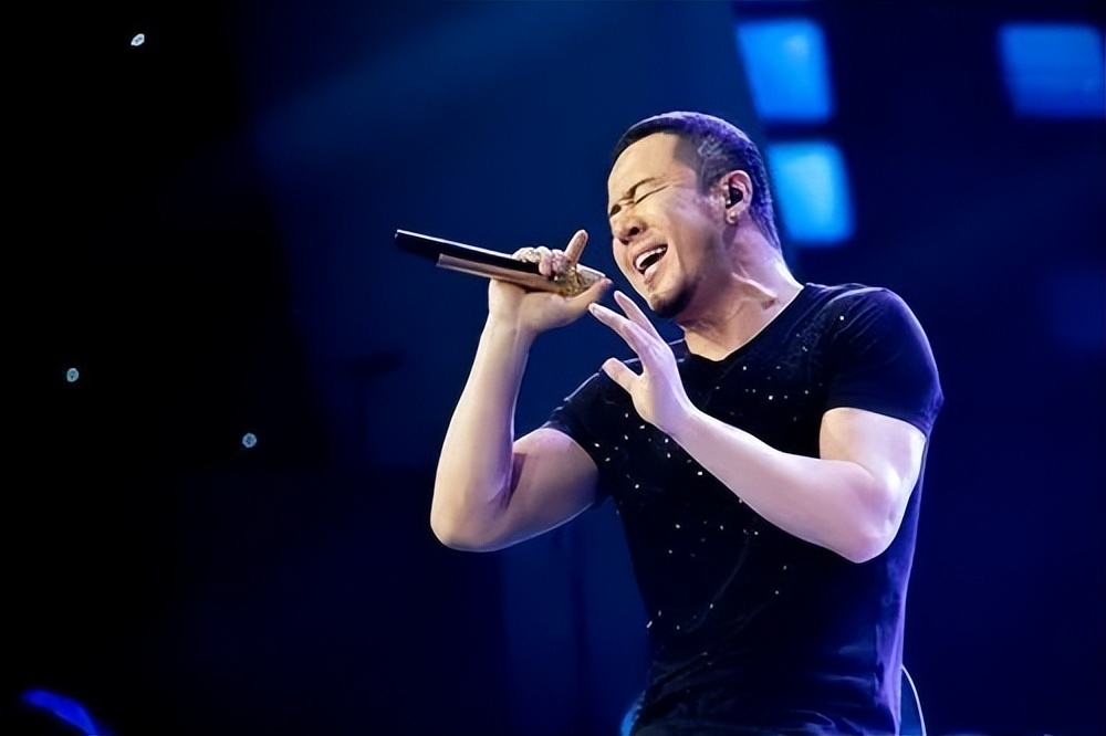 粉丝看直播不买遭骂,假冒劣品漫天吹,这7位明星带货吃相太难看