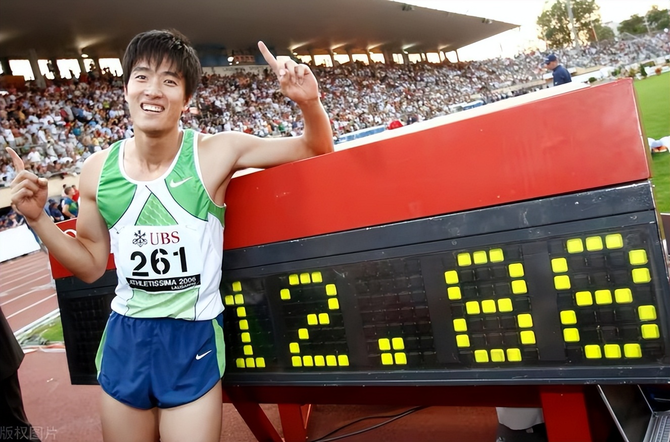 刘翔成为世界冠军的艰苦历程,世界冠军刘翔现在干什么呢