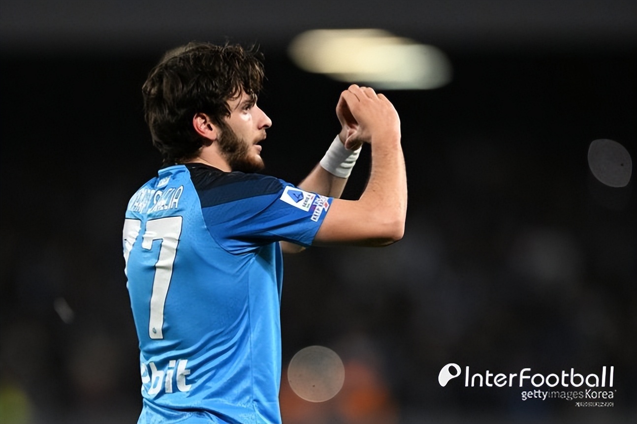 疯狂突破→‘只有6次盘带成功’，那不勒斯最重要的球员