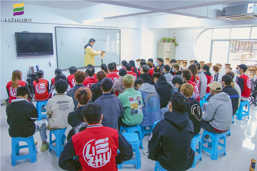 理发课程剪方平头,美发课堂平头修剪