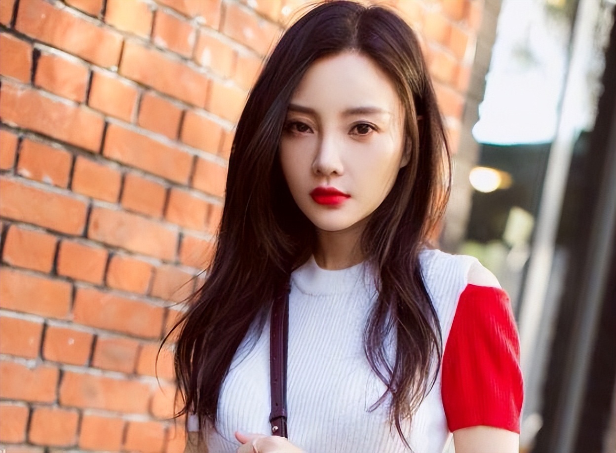 内娱vs港娱女明星,内娱被忽略美貌的女明星