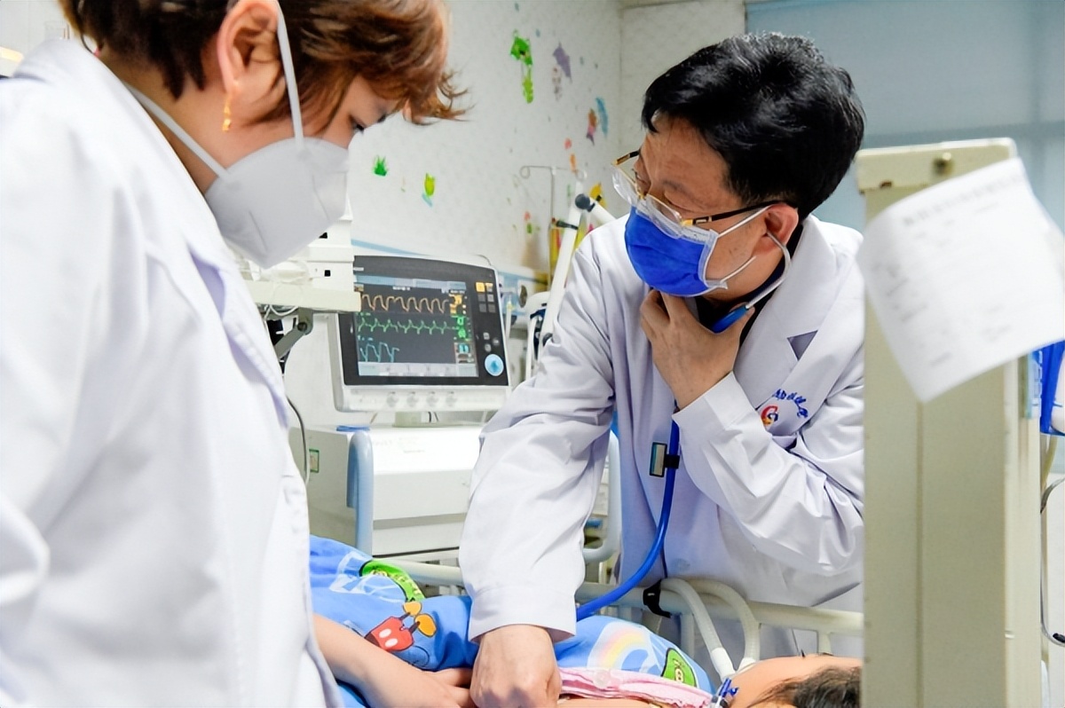 女童昏迷生死一线,儿童感染甲流抢救