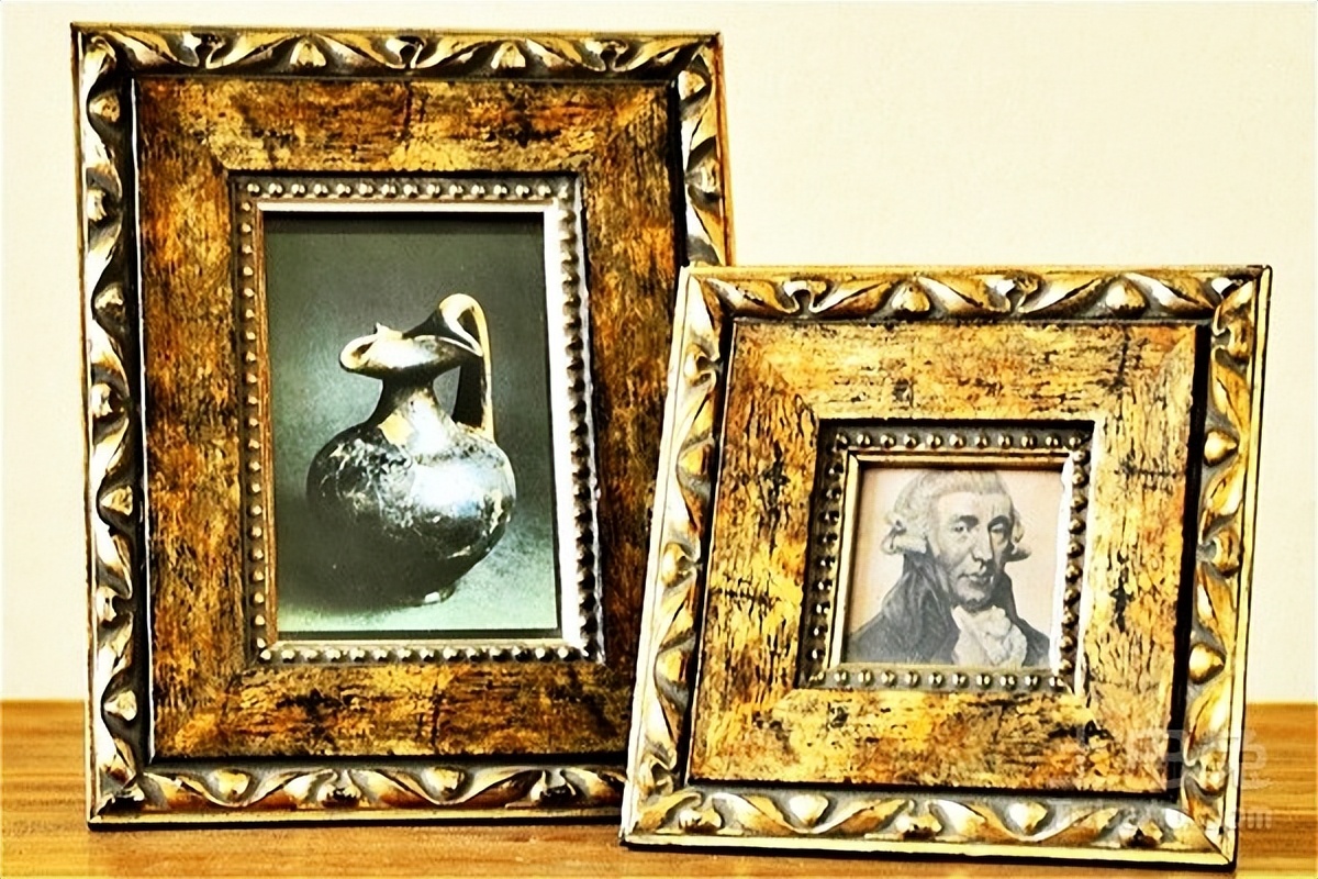 工业机械化时期，瓦尔布格的金属相框，金属材料却能产生相变行为