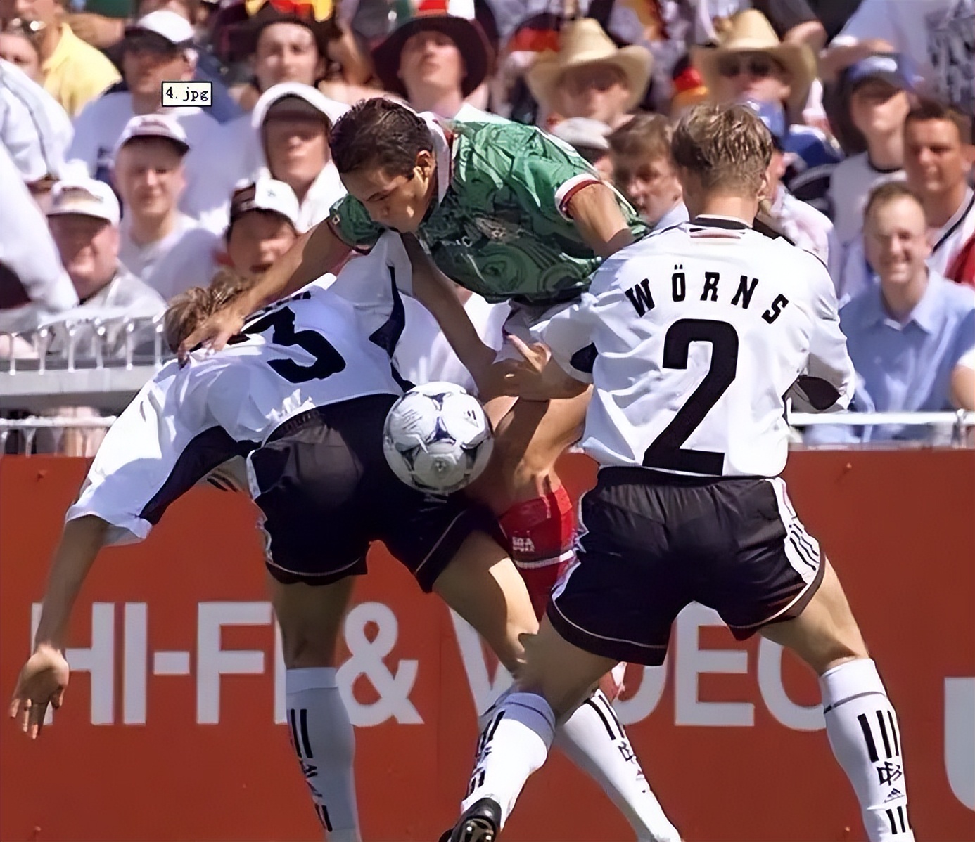 巴乔全场欢呼,世界杯精彩瞬间巴乔