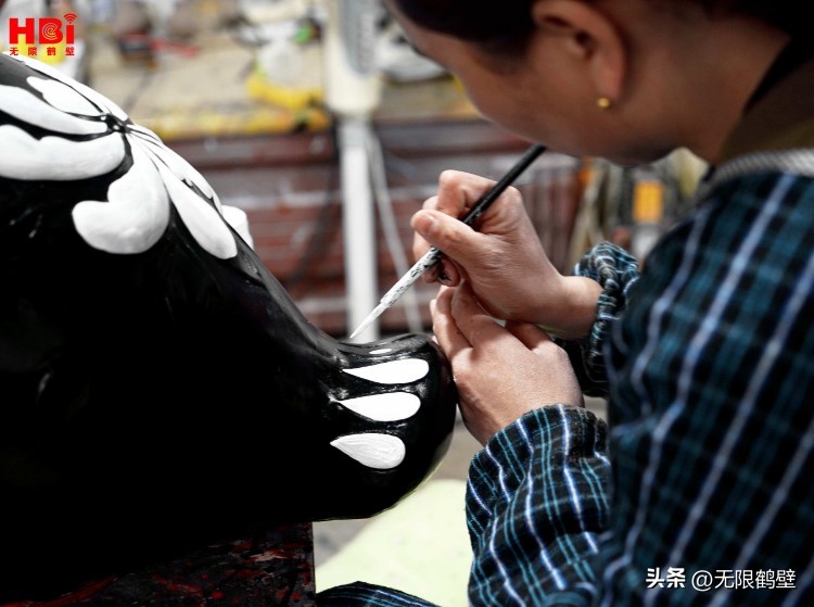 泥巴玩出名堂,谁玩泥巴玩出名堂