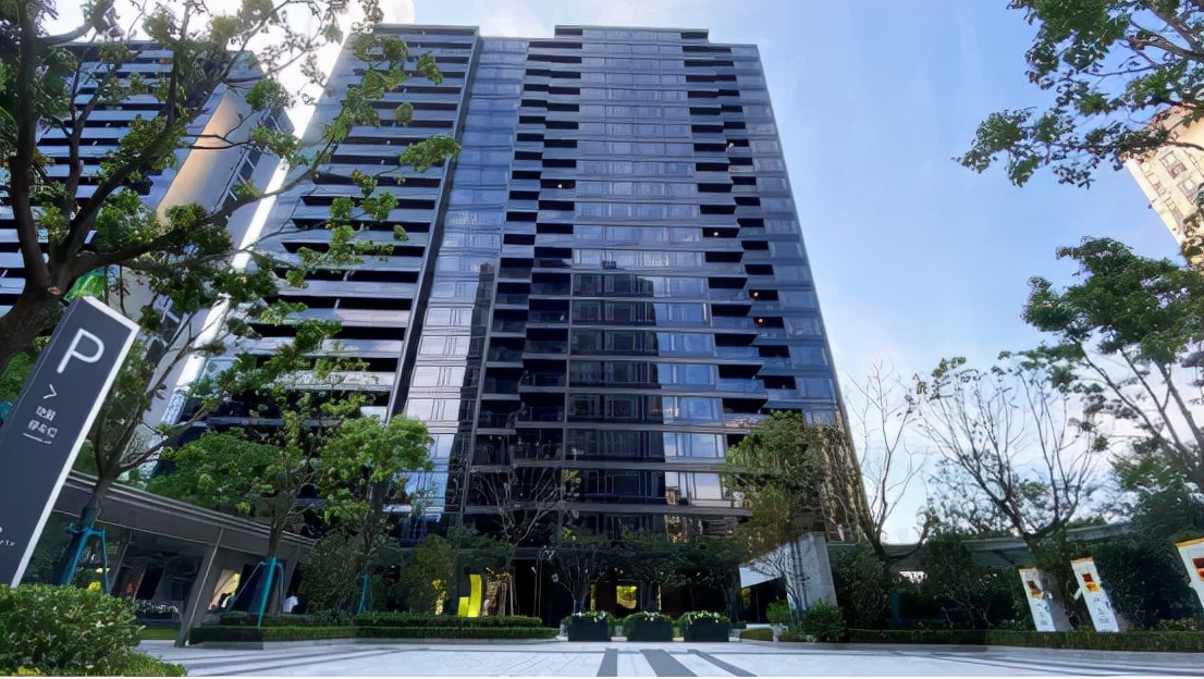 直击“口悲”楼盘交付，华丽袍服背后的虱子