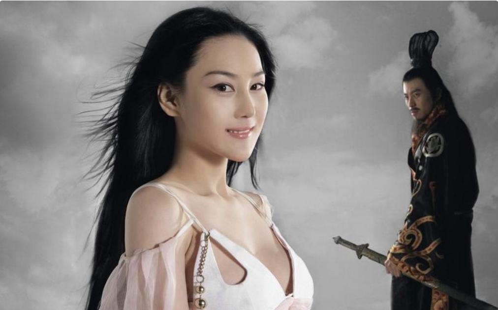 张馨予婚姻困境,张馨予与何捷结婚后宛如贤妻良母