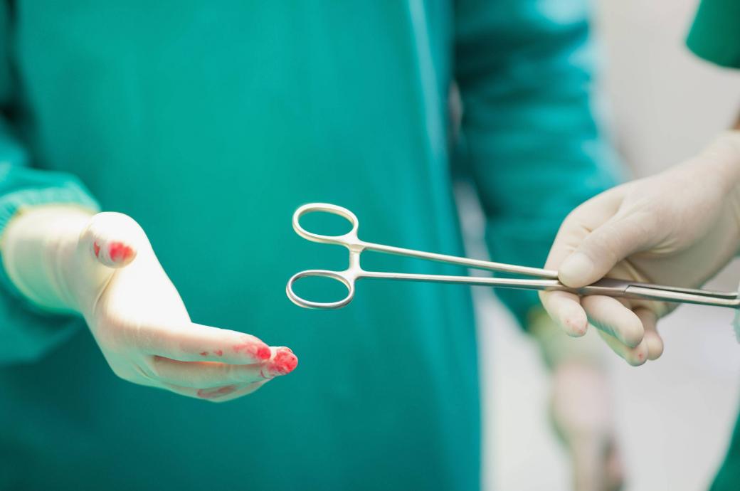 45岁女子确诊宫颈癌,子宫全切,提醒:月经若有这种感觉,别大意