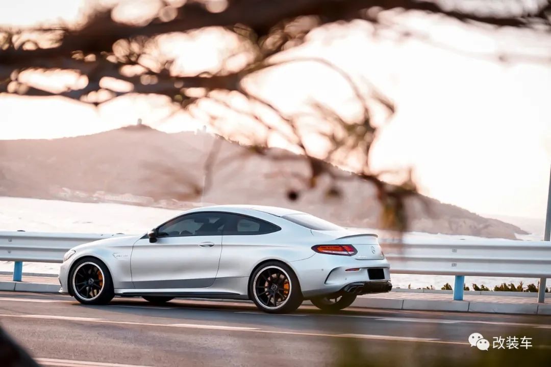 奔驰amgc63与c63s的区别,奔驰amgc63s四门和c63的区别