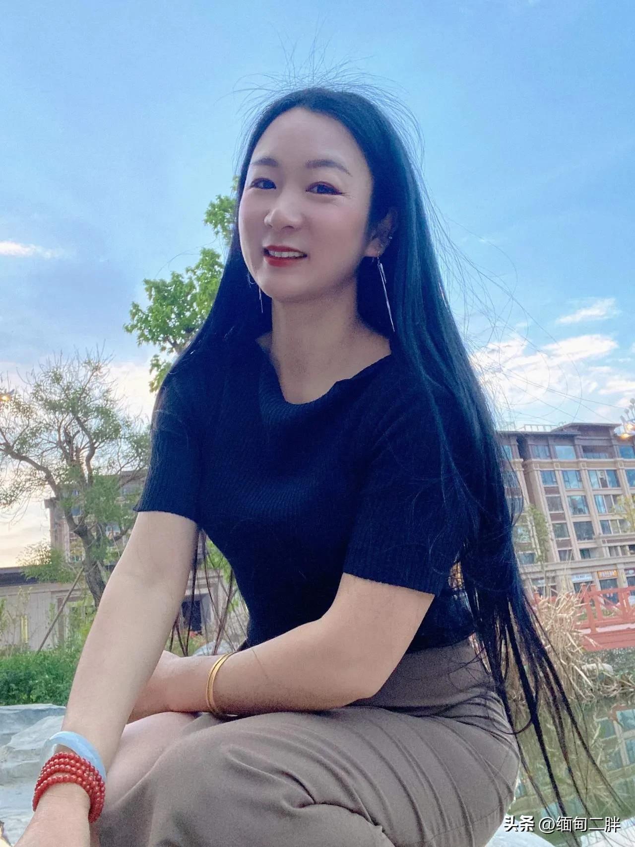 男生应该怎么追女孩子，哪几个欲擒故纵的方法，让女生自己靠近你