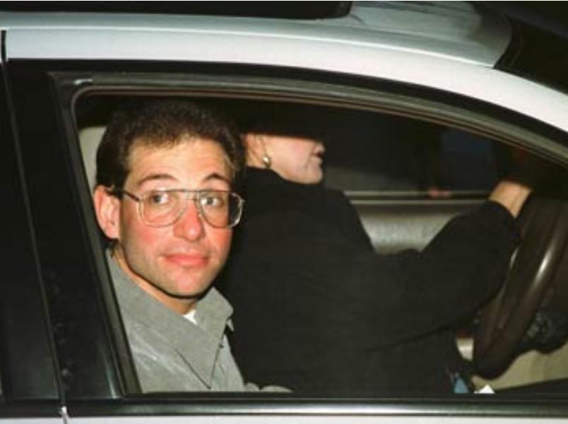 他16岁黑进五角大楼，差点按下*弹核**按钮，被称为世界第一黑客