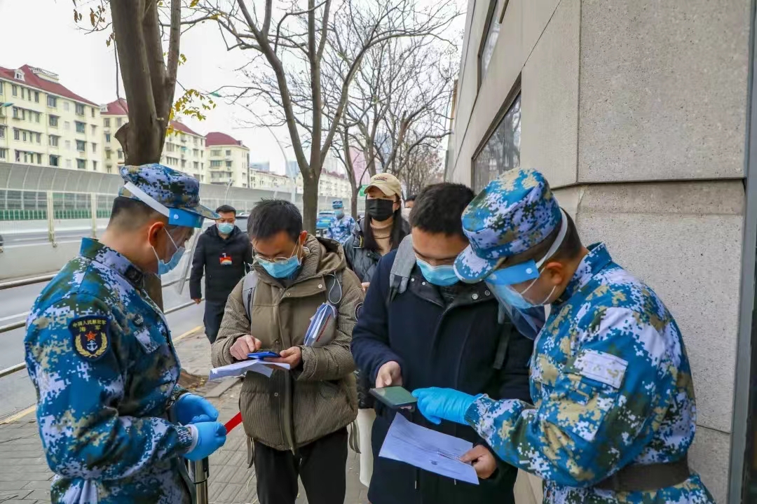 军队文职人员和公务员有哪些区别,部队文职比事业编待遇好吗