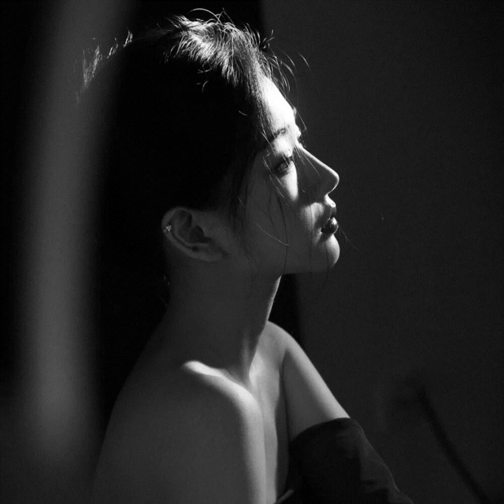 丧黑色系禁欲系伤感女生头像,女生头像丧系伤感心碎