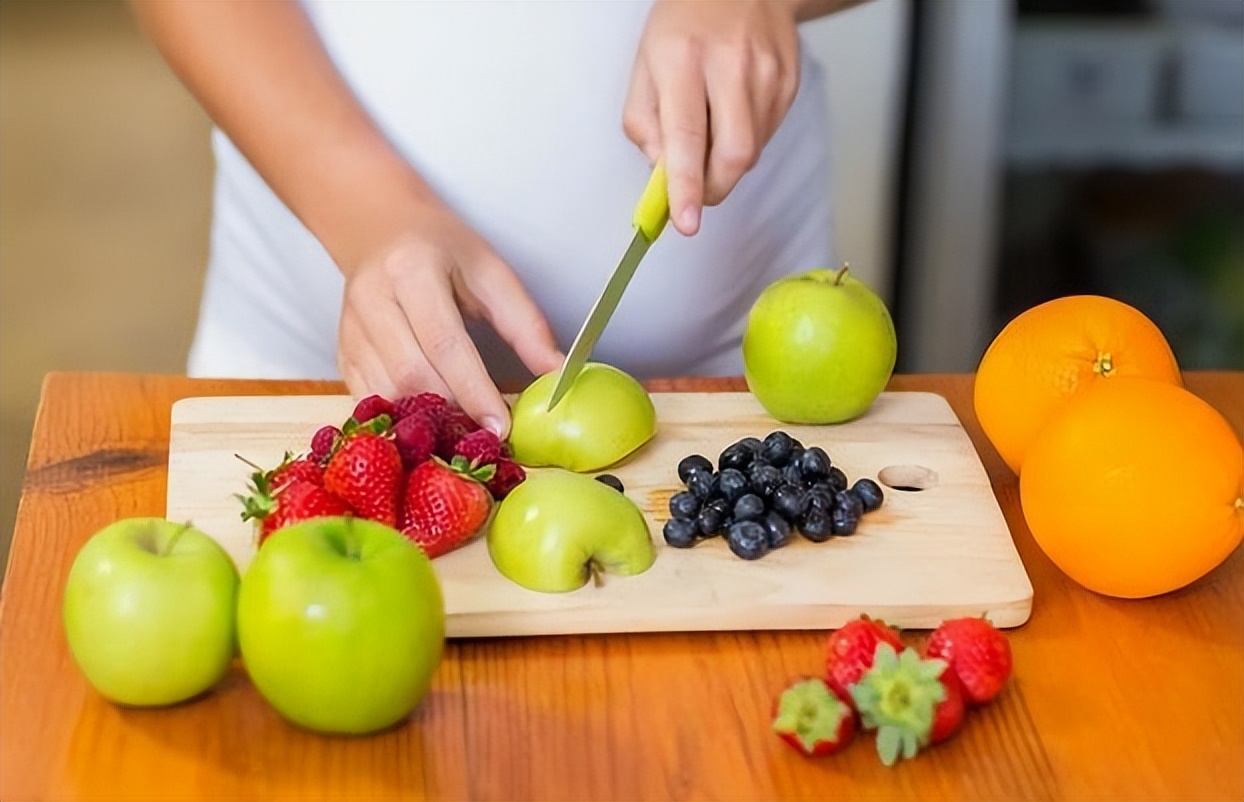 二型糖尿病能吃的降低血糖的水果,这4种糖尿病害怕的水果建议常吃