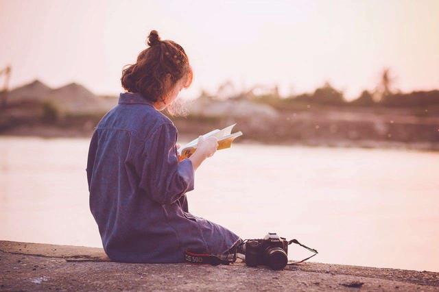 当男人真的生气不理你时，这样“哄”，会让他越来越依赖你