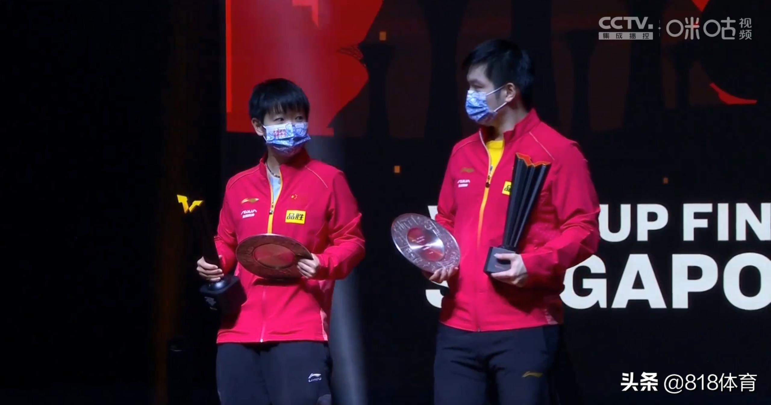 王楚钦樊振东憨憨视频,樊振东孙颖莎颁奖礼合照