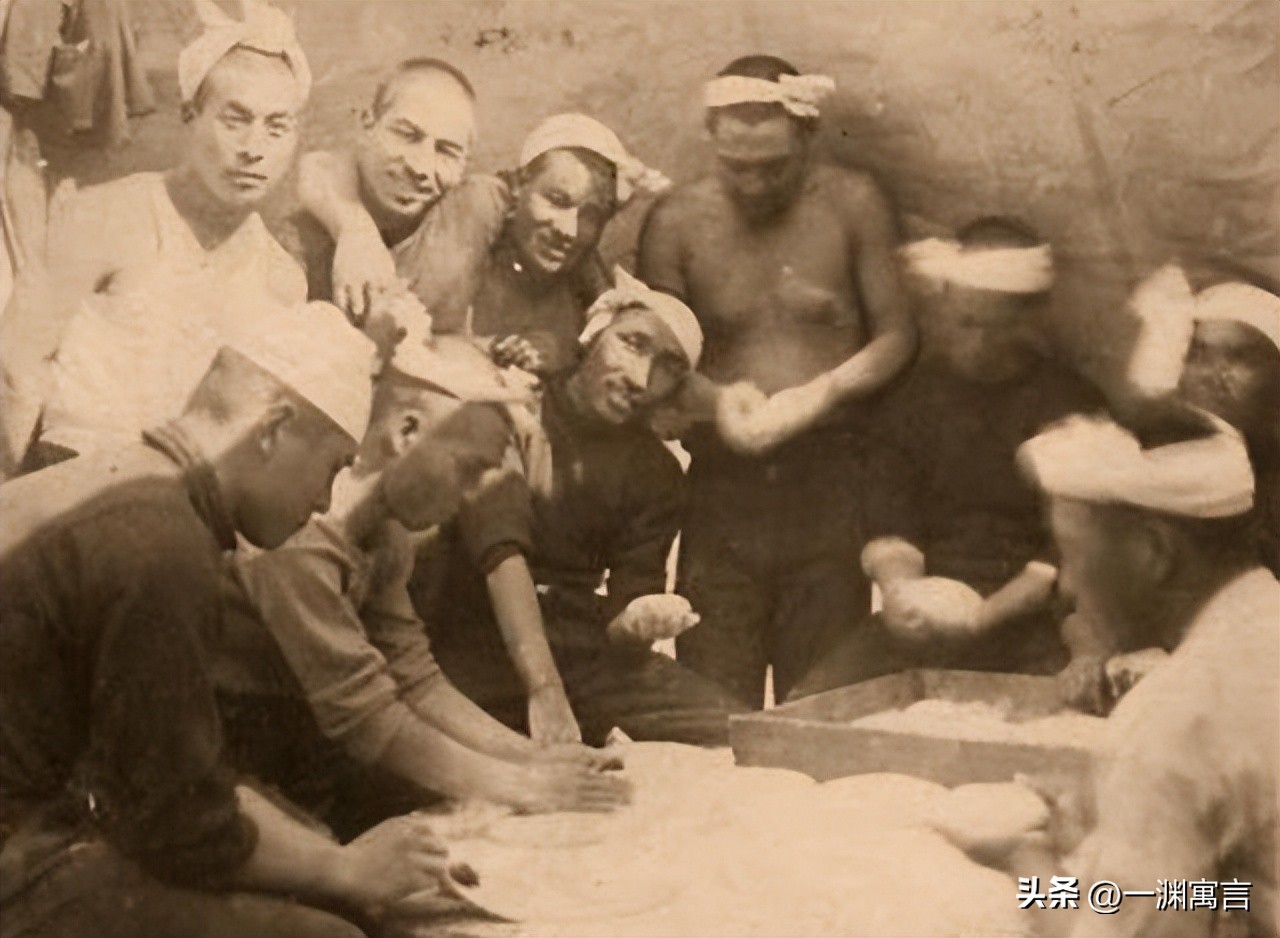 日军侵华留下遗物老照片,侵华日军发糖