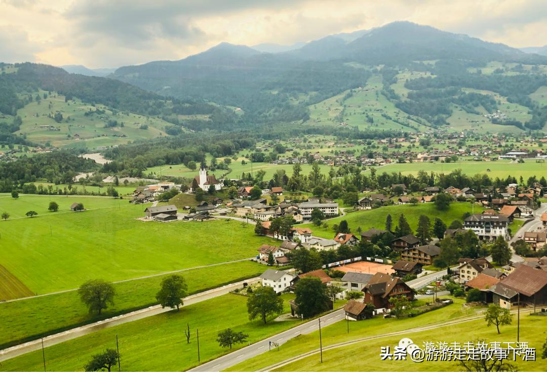 欧洲瑞士旅游线路,卢塞恩金色山口观光火车