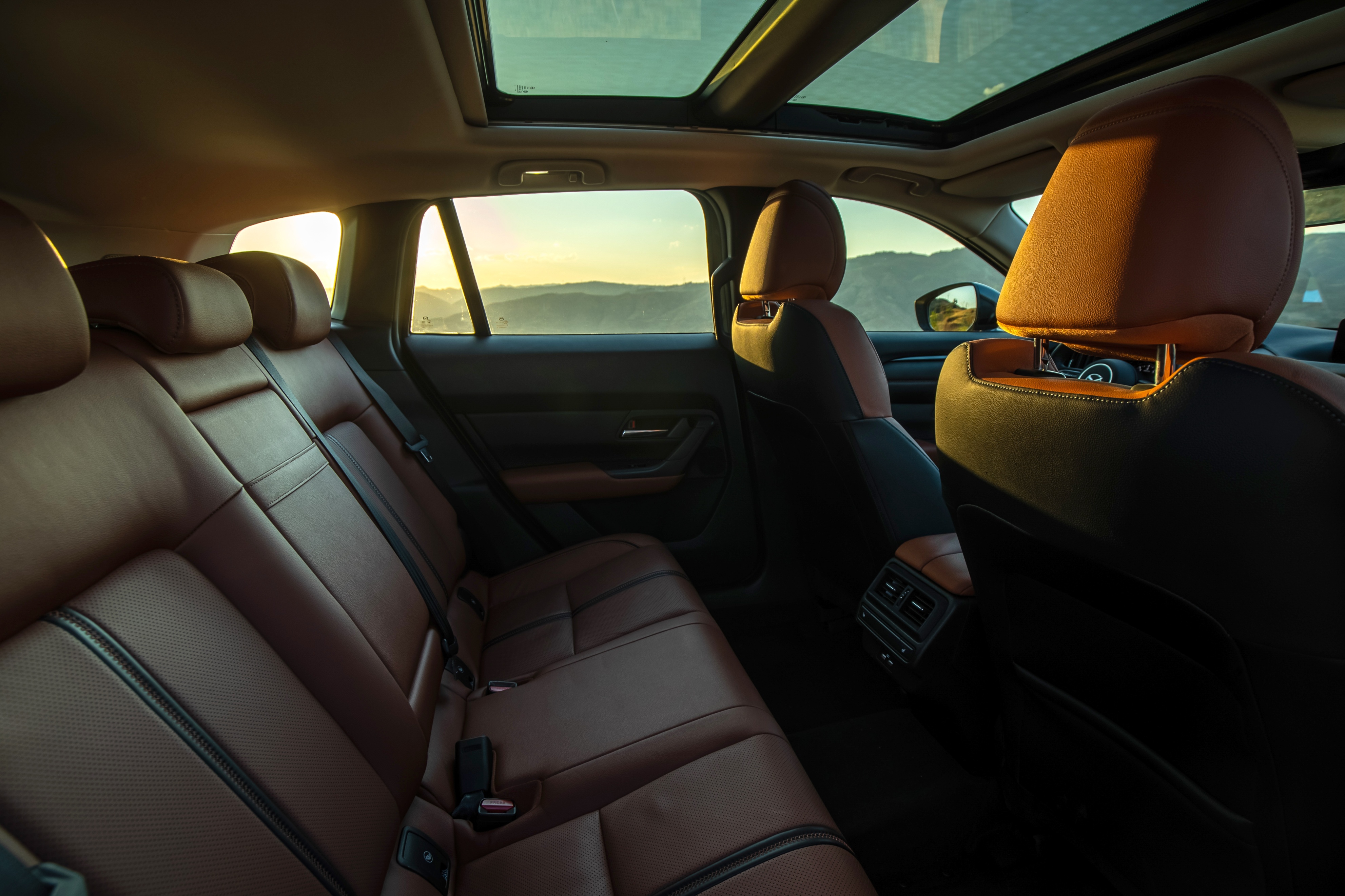 探险山林，玩转自然：MAZDACX-50行也带你征服户外挑战！